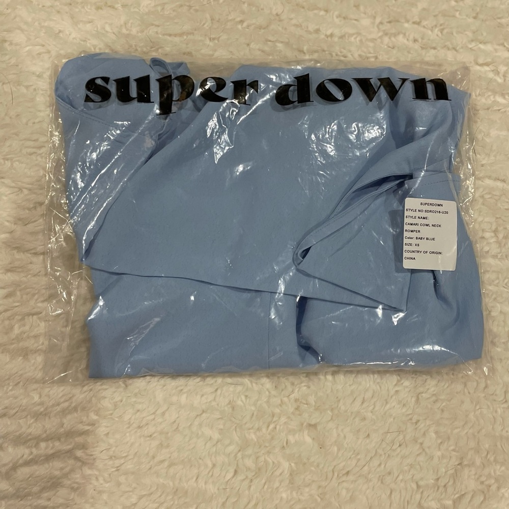 Camari Cowl Neck Romper in Baby Blue
superdown - Picture 7 of 8
